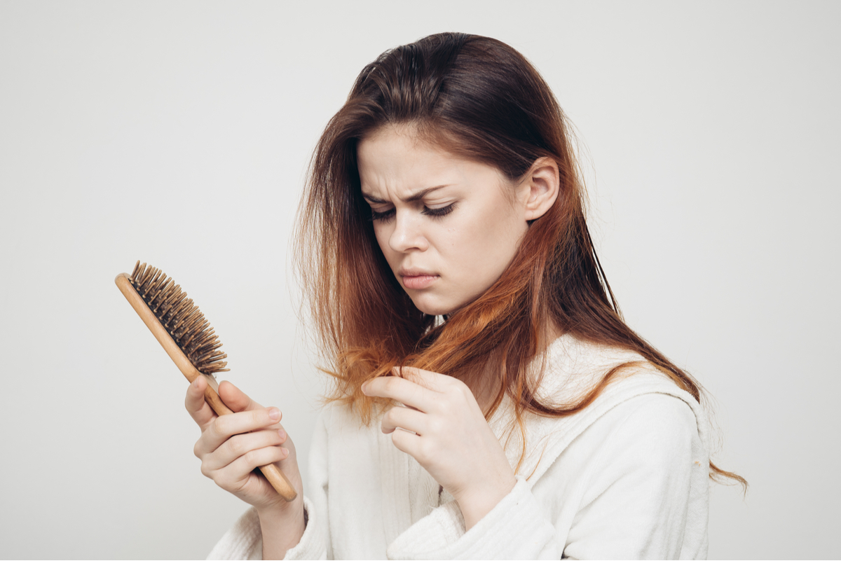 La Caduta dei Capelli in Autunno: Cause e Soluzioni con Prodotti Kapera